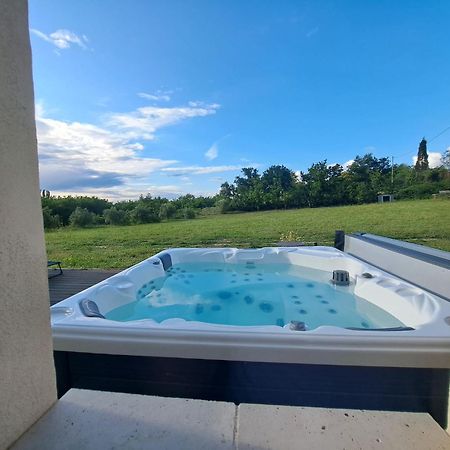 Malaucène Gite De Charme Spa Privatif L'Oustau Di Tonin מראה חיצוני תמונה